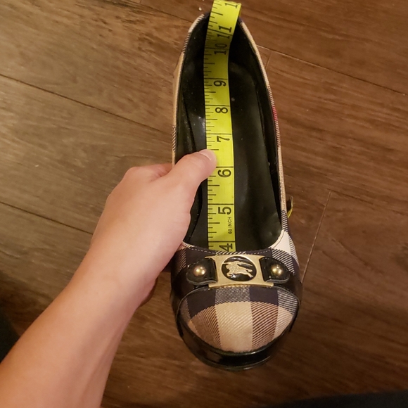 Shoes - Picture 6 of 9